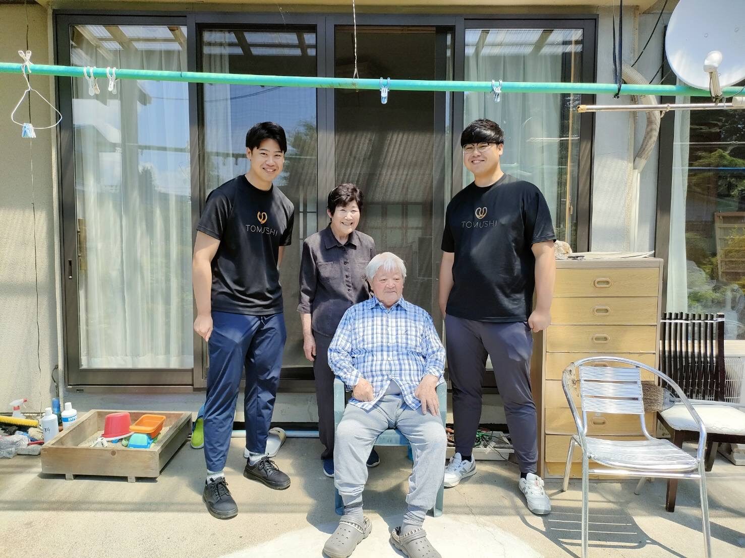 祖父母と石田健佑市長・弟の写真