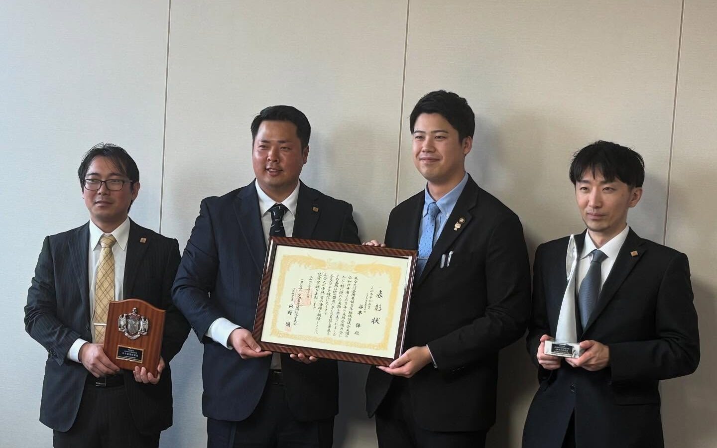 祝・谷本弾さん JA全国青年大会「最優秀賞」受賞の報告にお越しいただきました🎉