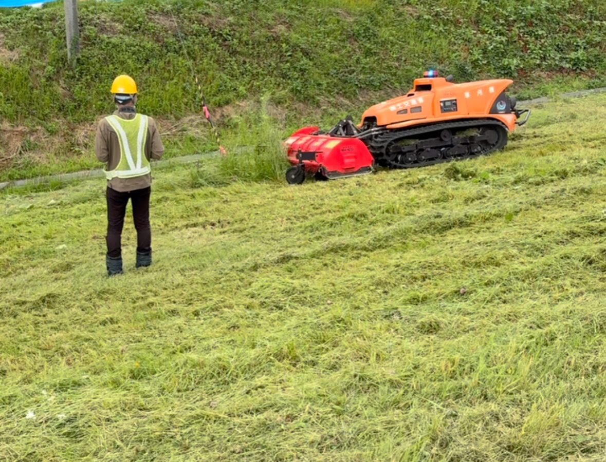 🚜✨ 【自動草刈り作業】