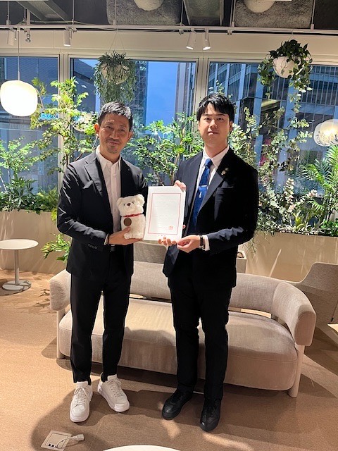 元プロサッカー選手であり、地域の子どもたちへの支援やスポーツ振興に力を注いでおら…