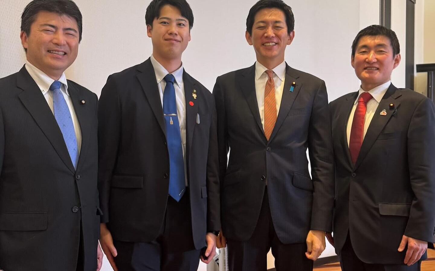 11月15日、タイでのトップセールスからの帰路に、羽田空港へ到着後そのまま朝一の…