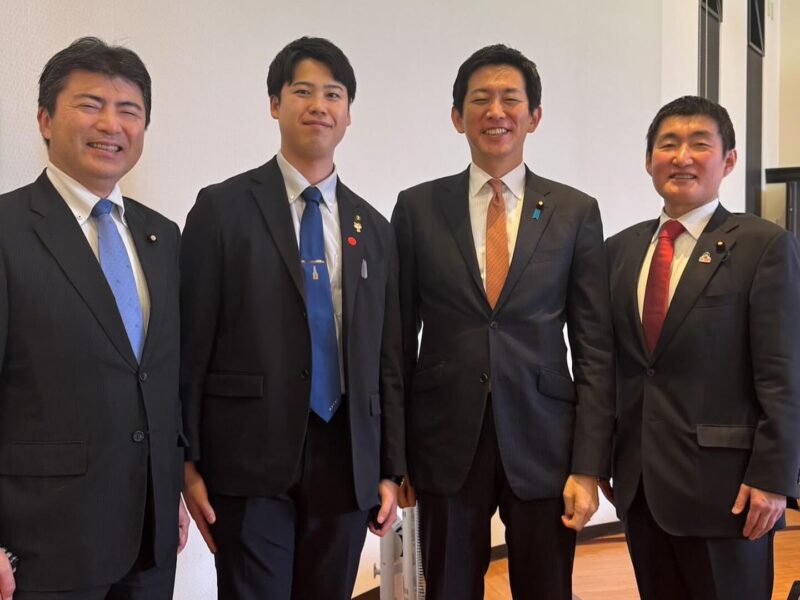11月15日、タイでのトップセールスからの帰路に、羽田空港へ到着後そのまま朝一の…