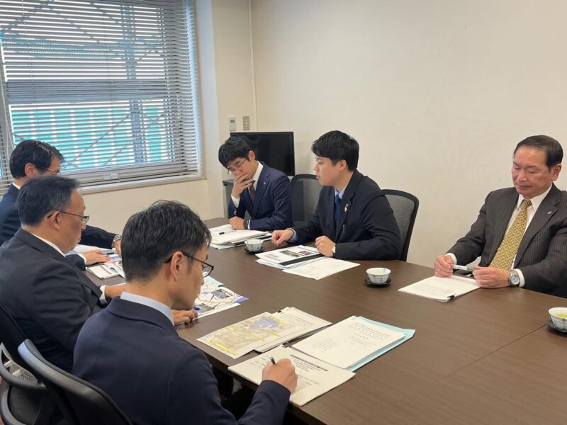 11月19日、秋田県庁・県議会へ道路整備の要望 を行いました。