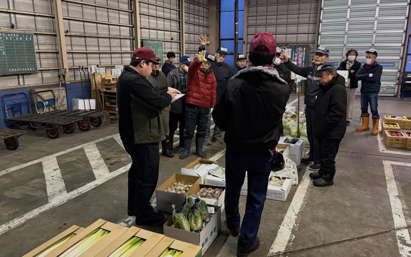 【卸売市場 新年初セリ】