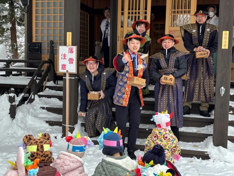 大館八幡会節分会に参加し、豆まきを行いました。