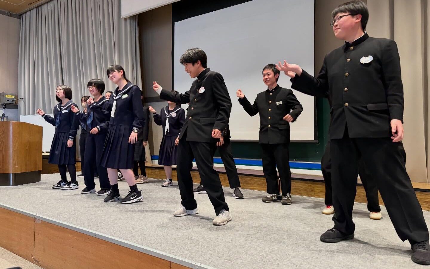 大館市中学生海外研修帰国報告会に出席しました。