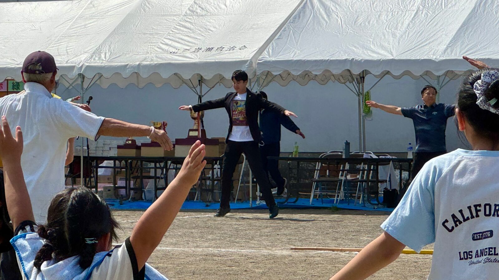 岩瀬地区運動会の開会式に出席し、ご挨拶をさせていただきました。