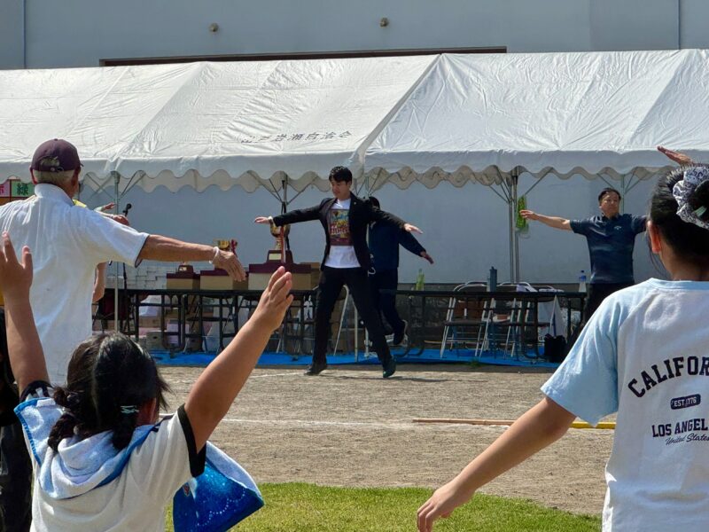 岩瀬地区運動会の開会式に出席し、ご挨拶をさせていただきました。