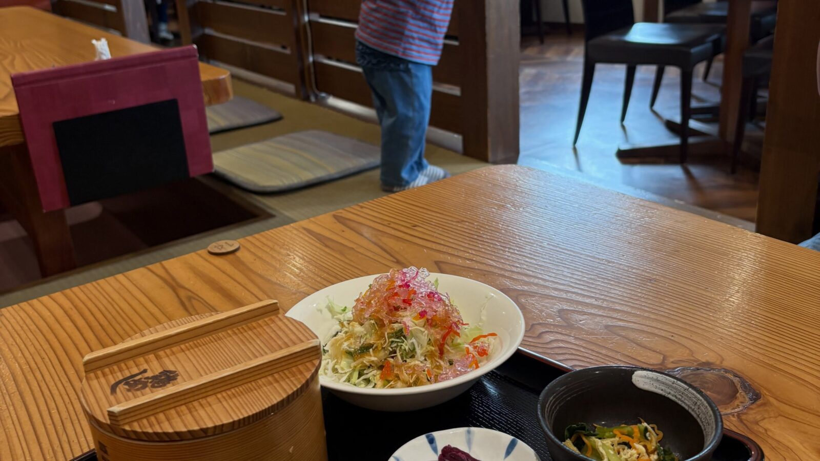 花善で鶏めしをいただき、道の駅ひないで梨と野菜を購入🍐